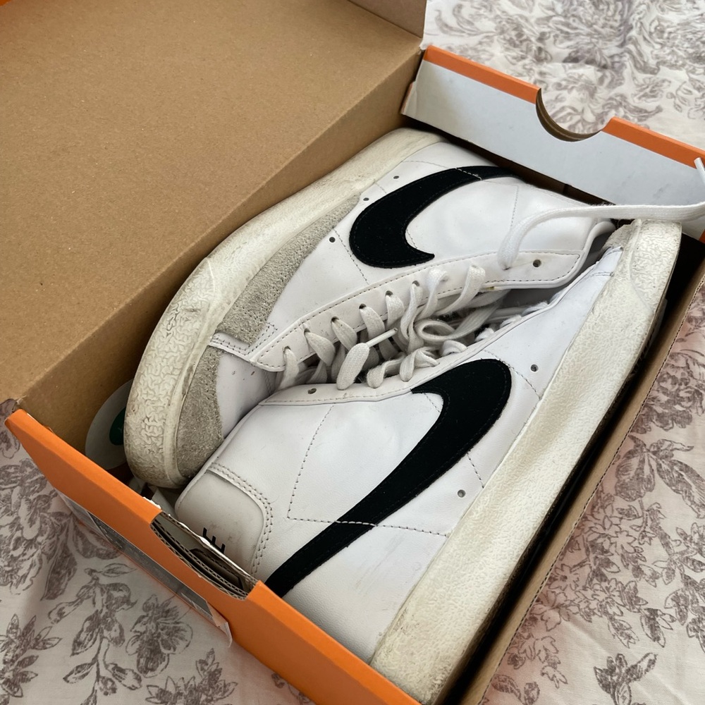 Nike Blazer Mid 77